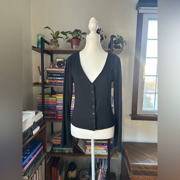 GAP Tops - Gap V-Neck Button Down Shirt in Black / Sz M